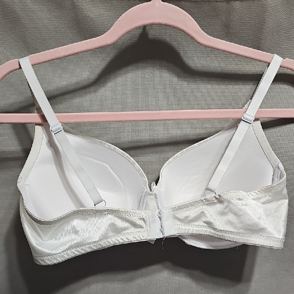 Chic White Leopard Pattern Bra - Picture 3 of 4
